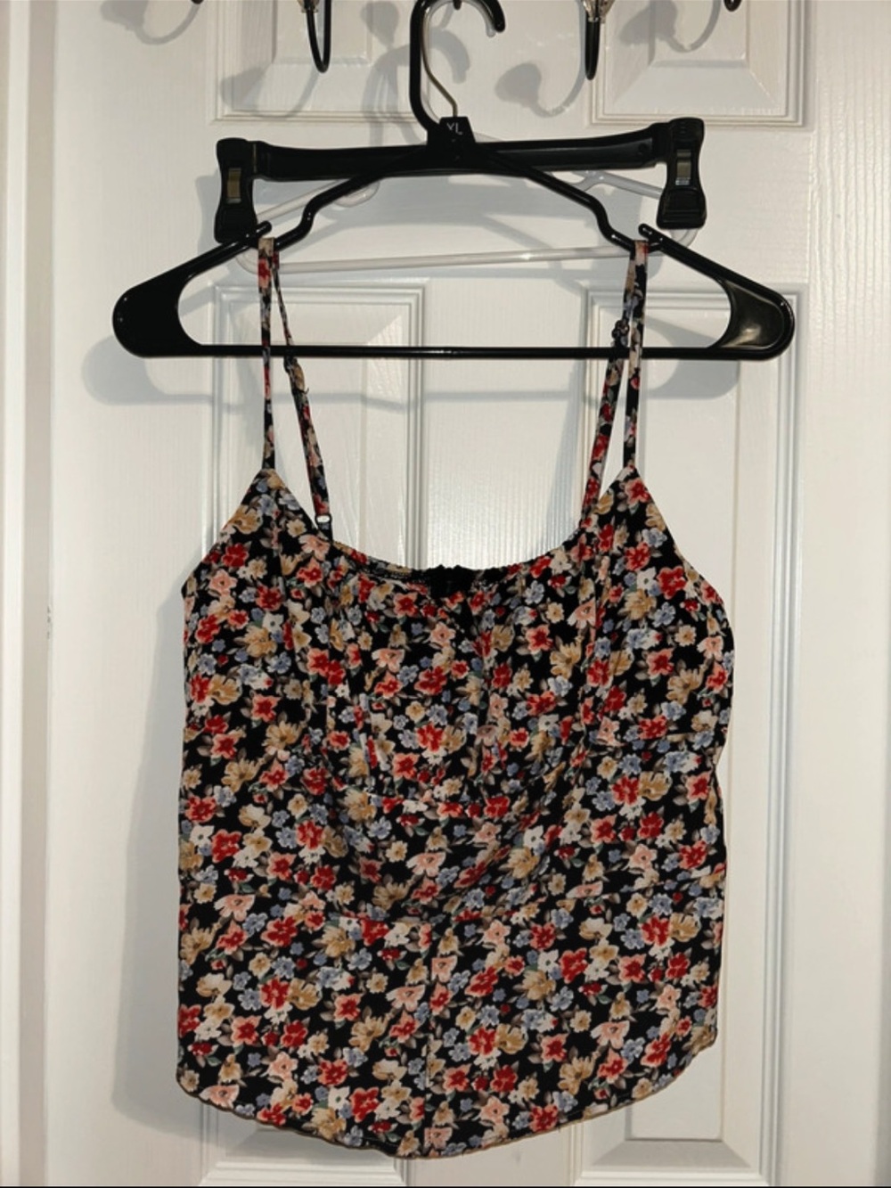 SHEIN Black Floral Spaghetti Strap Crop Cami